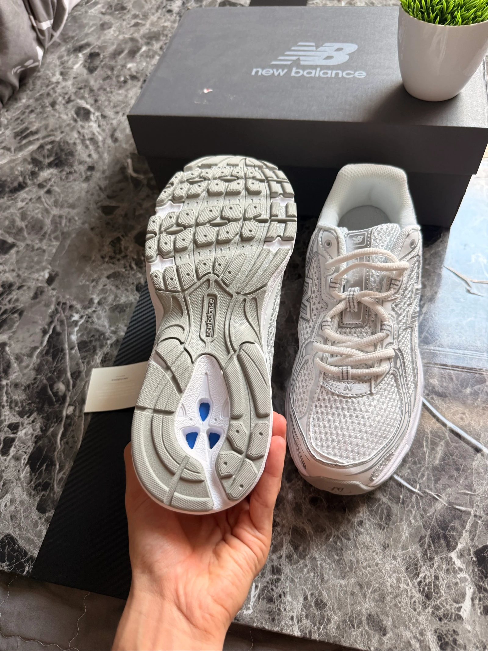 New Balance 740 Blanche/Argent – Taille 41,5 – photo 6